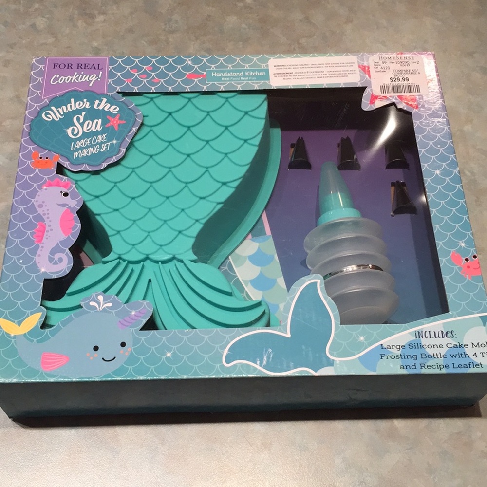 Handstand Kitchen cake baking set